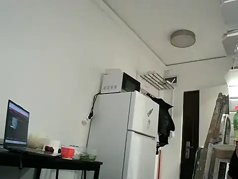 HotLenaX online show from November 21, 2025, 9:30 am