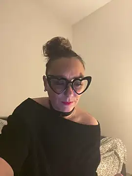 Reine du Vice84 online show from February 9, 2026, 9:41 pm