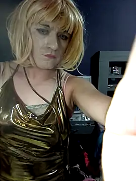 Snapshot of transreyna chatting on February 27, 2025, 8:39 am transreyna online show from February 27, 2025, 8:39 am