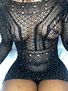 Snapshot of Fun_size86 chatting on October 7, 2025, 9:34 pm Fun size86 online show from October 7, 2025, 9:34 pm