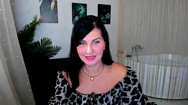Moon Veloure1 online show from September 29, 2025, 3:55 am