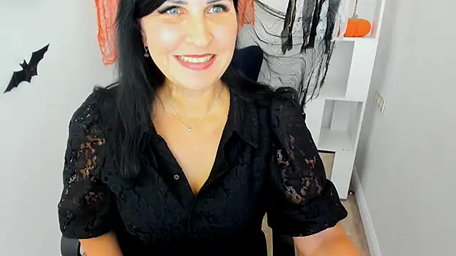 Moon Veloure1 online show from October 22, 2025, 12:05 pm