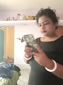 Deborbhavi222 online show from April 26, 2026, 4:32 am