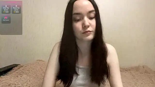 VividSienna online show from November 3, 2025, 5:03 pm