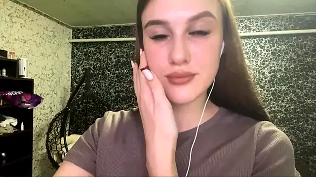 RanaBostel online show from October 16, 2025, 7:37 pm