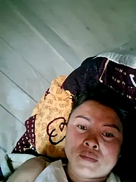 xuxulovezz online show from April 9, 2026, 5:18 am