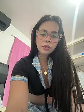 Snapshot of Lilaxxvv chatting on February 19, 2026, 2:51 am Lilaxxvv online show from February 19, 2026, 2:51 am