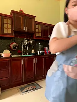 Helen-Tran online show from October 7, 2025, 3:14 am