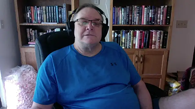 Vinyl22xh online show from May 27, 2026, 7:55 pm