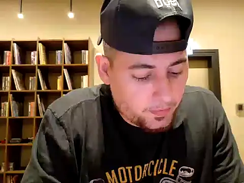 Snapshot of maximus888A chatting on September 24, 2025, 4:21 pm maximus888A online show from September 24, 2025, 4:21 pm