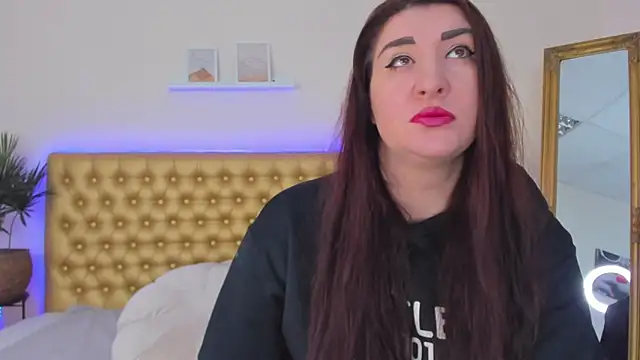 TrishaDarks online show from April 7, 2026, 5:08 am