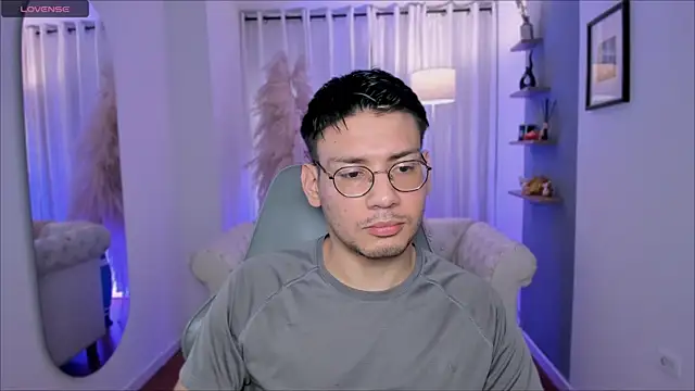 Snapshot of marcuswildx chatting on December 22, 2025, 5:10 pm marcuswildx online show from December 22, 2025, 5:10 pm