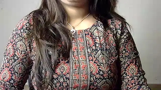 Aaliya02 online show from June 21, 2026, 3:31 am