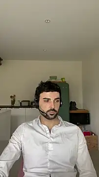 eauminerale online show from March 13, 2026, 10:44 am