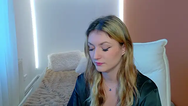 Anaayss  online show from February 3, 2026, 6:22 am