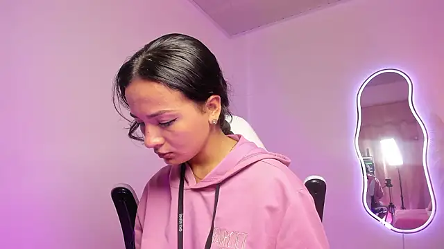 akira 09  online show from January 15, 2026, 12:32 pm