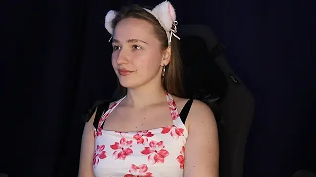 Snapshot of Keily8 chatting on October 20, 2025, 7:58 pm Keily8 online show from October 20, 2025, 7:58 pm