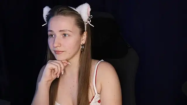 Snapshot of Keily8 chatting on October 22, 2025, 7:57 pm Keily8 online show from October 22, 2025, 7:57 pm