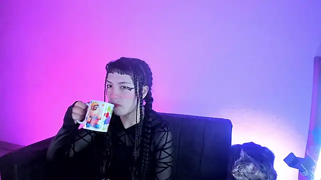 kitty  chs online show from October 11, 2025, 12:15 pm