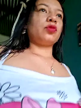 hot-mom22 online show from October 1, 2025, 10:43 am