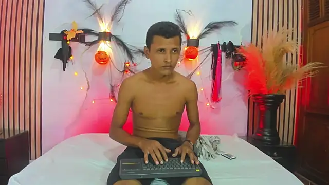 BrittaParkerr online show from October 20, 2025, 1:39 am