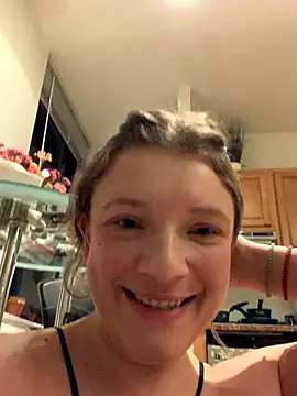 Snapshot of Seturselfonfire chatting on October 4, 2025, 2:31 am Seturselfonfire online show from October 4, 2025, 2:31 am