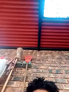 Snapshot of Goofygoody17 chatting on October 11, 2025, 12:15 pm Goofygoody17 online show from October 11, 2025, 12:15 pm