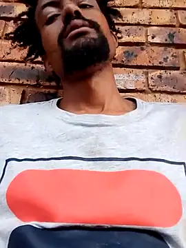 Snapshot of Goofygoody17 chatting on November 2, 2025, 10:06 am Goofygoody17 online show from November 2, 2025, 10:06 am