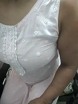 Snapshot of Fashion_Queen chatting on September 23, 2025, 7:11 am Fashion Queen online show from September 23, 2025, 7:11 am