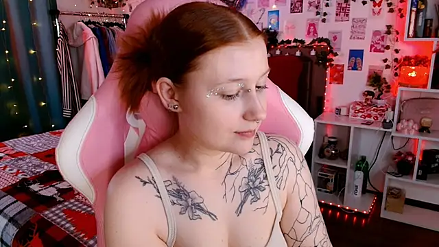 Snapshot of Ayla_Hicks chatting on November 29, 2025, 8:23 pm Ayla Hicks online show from November 29, 2025, 8:23 pm