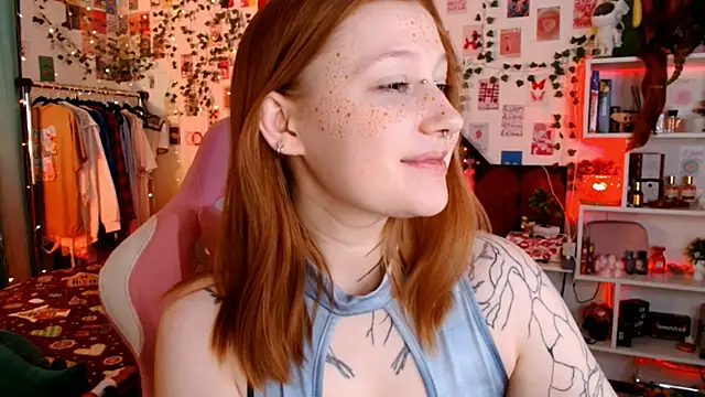 Snapshot of Ayla_Hicks chatting on January 7, 2026, 6:54 pm Ayla Hicks online show from January 7, 2026, 6:54 pm