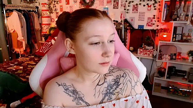 Snapshot of Ayla_Hicks chatting on January 11, 2026, 8:25 pm Ayla Hicks online show from January 11, 2026, 8:25 pm