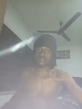 Snapshot of FilmableAntonym chatting on November 30, 2025, 2:48 am FilmableAntonym online show from November 30, 2025, 2:48 am