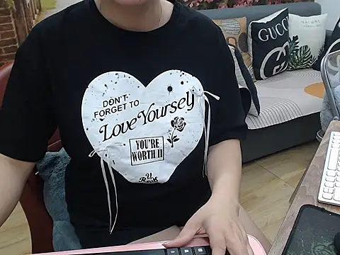 Snapshot of Lilya_39 chatting on October 29, 2025, 3:20 am Lilya 39 online show from October 29, 2025, 3:20 am