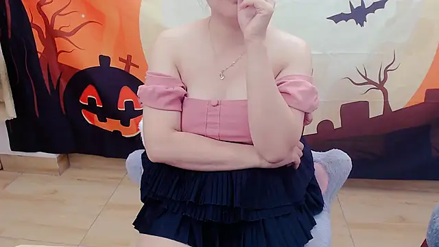 Snapshot of Lilya_39 chatting on October 31, 2025, 11:55 am Lilya 39 online show from October 31, 2025, 11:55 am