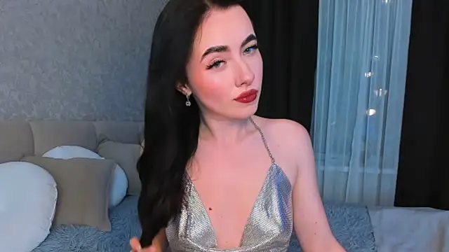 Snapshot of Milla_Moore chatting on October 7, 2025, 3:31 pm Milla Moore online show from October 7, 2025, 3:31 pm