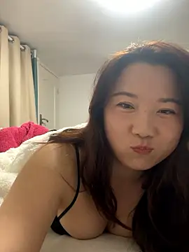 Snapshot of Momo-9988 chatting on January 19, 2026, 4:11 pm Momo-9988 online show from January 19, 2026, 4:11 pm