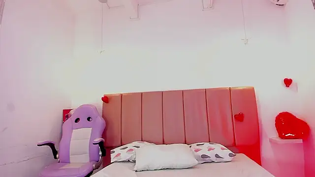 emily  walker online show from February 15, 2026, 5:37 am