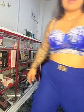 liz and thiago online show from September 25, 2025, 7:28 pm