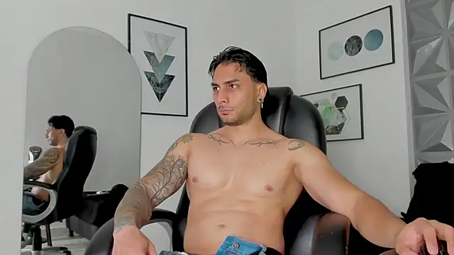 Snapshot of Miike_Stone1 chatting on October 22, 2025, 8:30 pm Miike Stone1 online show from October 22, 2025, 8:30 pm