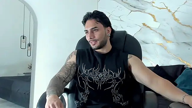 Snapshot of Miike_Stone1 chatting on October 29, 2025, 1:02 pm Miike Stone1 online show from October 29, 2025, 1:02 pm