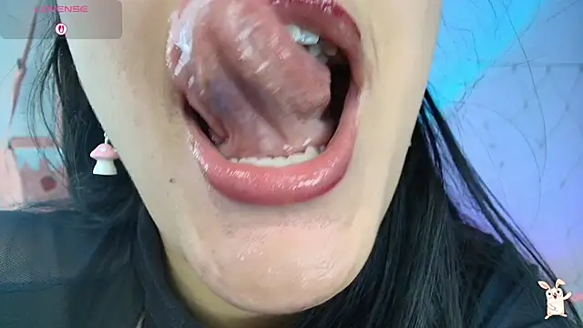 Snapshot of Hinata_21_ chatting on October 2, 2025, 1:29 pm Hinata 21  online show from October 2, 2025, 1:29 pm