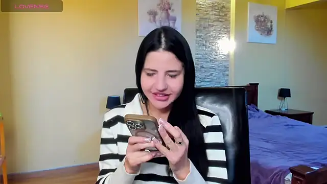 Snapshot of Malibu_J chatting on November 19, 2025, 9:42 am Malibu J online show from November 19, 2025, 9:42 am