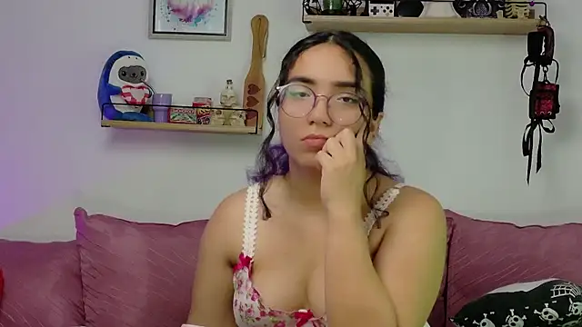 LucyDerby online show from December 2, 2025, 9:10 pm