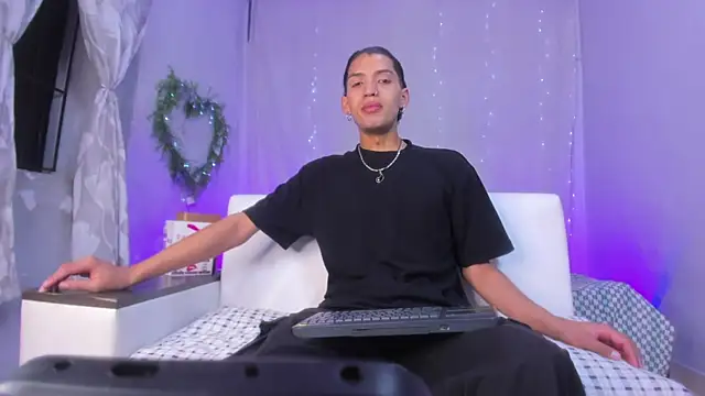 Snapshot of josesweet_ chatting on October 7, 2025, 6:27 pm josesweet  online show from October 7, 2025, 6:27 pm