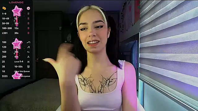 Kittyross online show from November 26, 2025, 5:14 pm