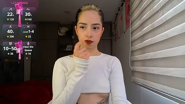 Kittyross online show from February 17, 2026, 4:02 pm