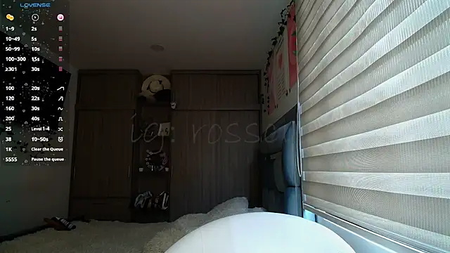 Kittyross online show from May 12, 2026, 4:26 pm