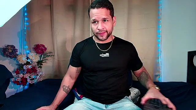 LucasGaeel online show from February 1, 2026, 2:15 pm