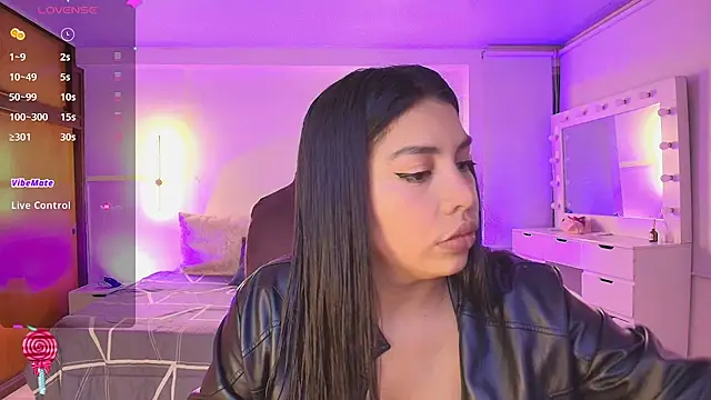 kloe28 online show from April 17, 2026, 3:42 am